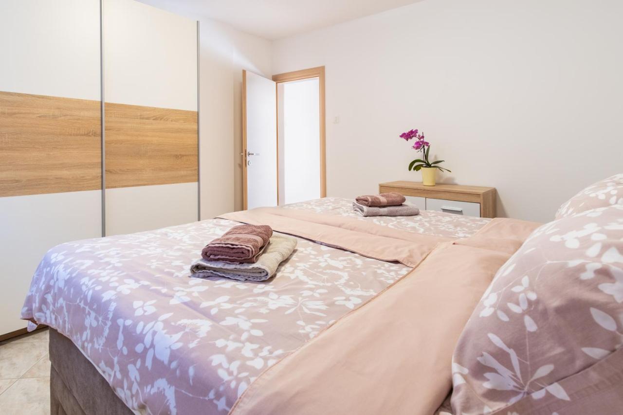 Apartmani Jolly Porec: Blizu Centra I Mora Exterior foto
